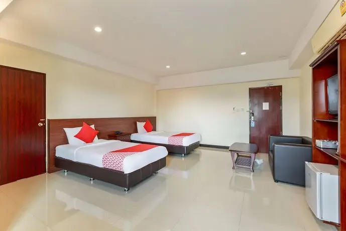 OYO 139 V Resotel Hotel 