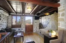 Elounda Traditional Art Suites 