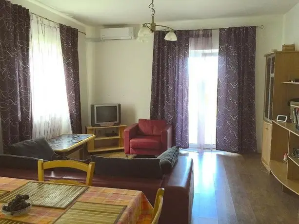 Holiday House Stinjan - Kozada