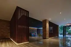 Ease House Luoyang 