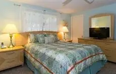 Blue Dolphin Inn by Island Vacation Properties 