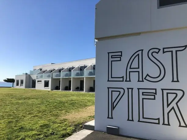 East Pier Hotel