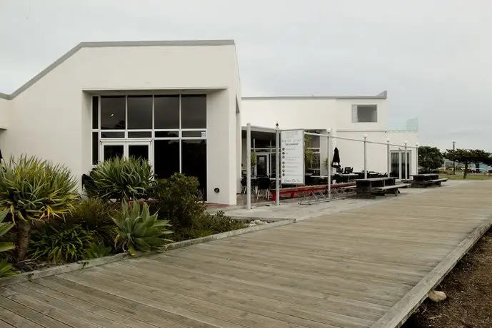 East Pier Hotel 