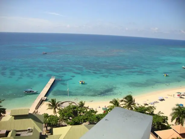 Sky Box Beach Suite at Montego Bay Club