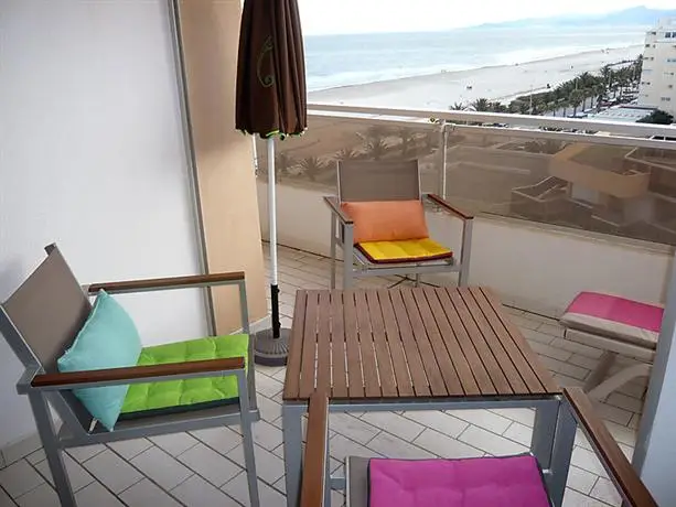 Interhome - Appartement sur front de mer 