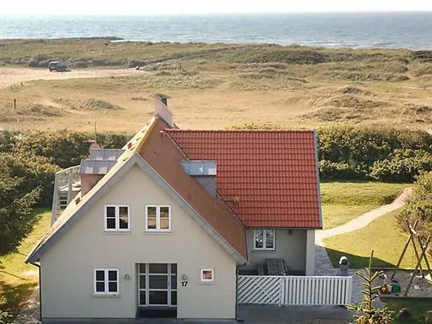 Six-Bedroom Holiday home in Blavand 3