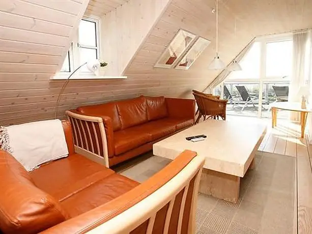 Six-Bedroom Holiday home in Blavand 3 