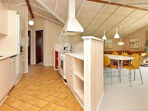 Three-Bedroom Holiday home in Blavand 6 