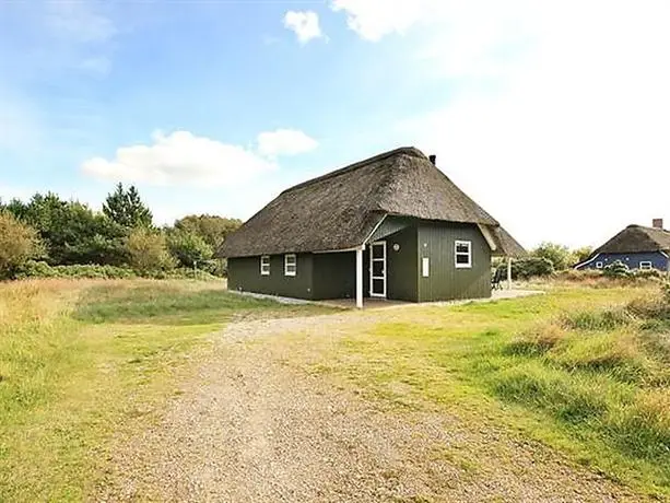 Three-Bedroom Holiday home in Blavand 6 