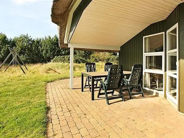 Three-Bedroom Holiday home in Blavand 6 