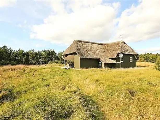 Three-Bedroom Holiday home in Blavand 6 