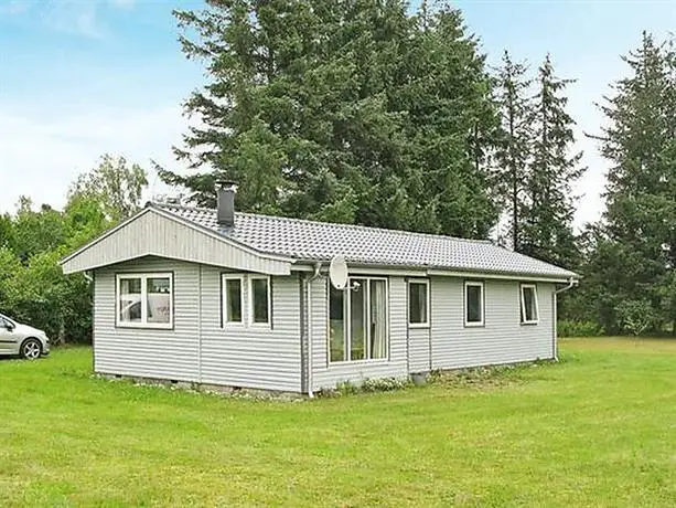 Two-Bedroom Holiday home in Hojslev 5