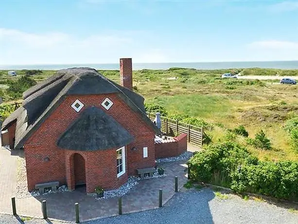 Six-Bedroom Holiday home in Blavand 1 