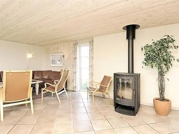 Six-Bedroom Holiday home in Blavand 4 