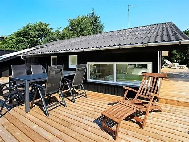 Three-Bedroom Holiday home in Blavand 43 