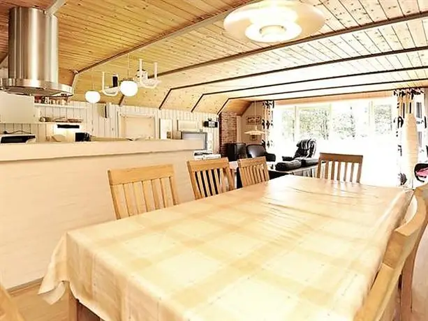 Five-Bedroom Holiday home in Blavand 1 