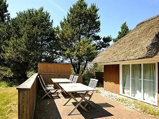 Five-Bedroom Holiday home in Blavand 1 