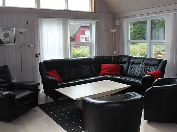 Five-Bedroom Holiday home in Blavand 24 