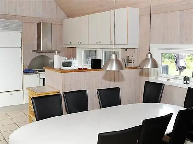 Five-Bedroom Holiday home in Blavand 24 