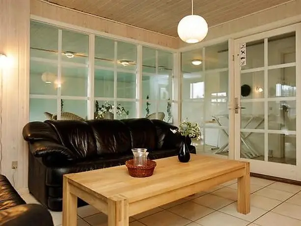 Four-Bedroom Holiday home in Blavand 18 