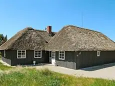 Four-Bedroom Holiday home in Blavand 18 