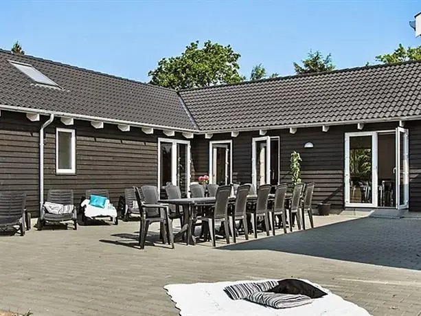 Nine-Bedroom Holiday home in Blavand 4 