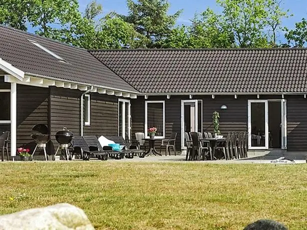 Nine-Bedroom Holiday home in Blavand 4 