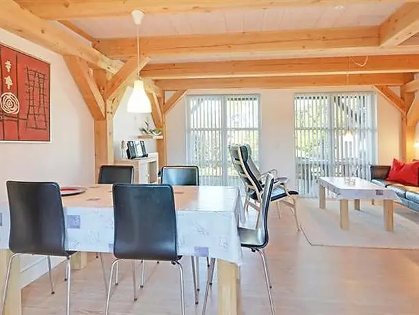 Two-Bedroom Holiday home in Blavand 5 