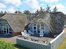 Five-Bedroom Holiday home in Blavand 8 