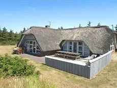 Five-Bedroom Holiday home in Blavand 8 