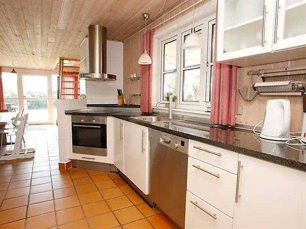 Four-Bedroom Holiday home in Blavand 6 