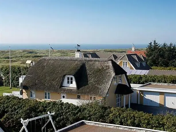 Four-Bedroom Holiday home in Blavand 6 