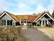 Four-Bedroom Holiday home in Blavand 7 