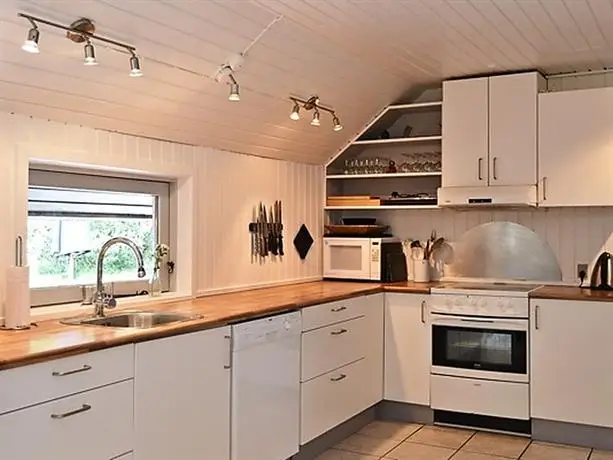 Four-Bedroom Holiday home in Blavand 7 