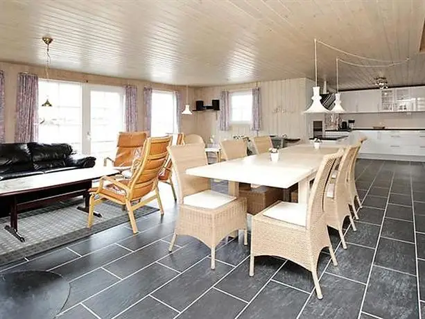 Six-Bedroom Holiday home in Blavand 7 