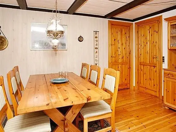 Three-Bedroom Holiday home in Hojslev 6 