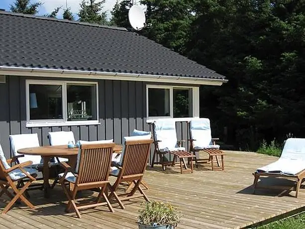 Four-Bedroom Holiday home in Lokken 10