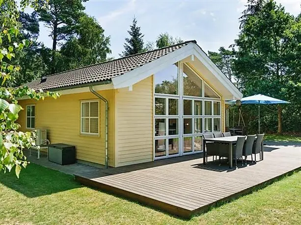 Three-Bedroom Holiday home in Nexo 28