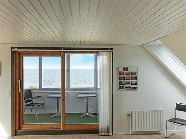 Three-Bedroom Holiday home in Hasle 5