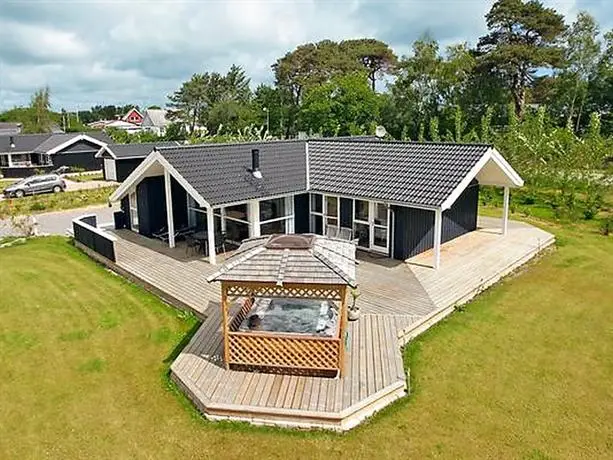 Three-Bedroom Holiday home in Nexo 30 