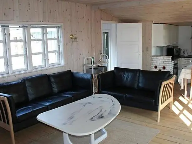 Three-Bedroom Holiday home in Nexo 32 