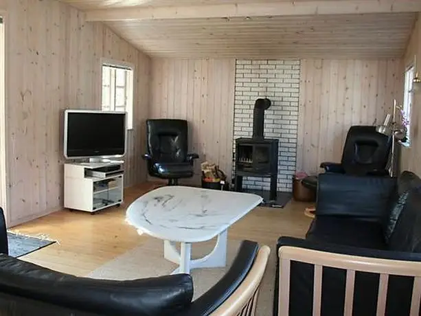 Three-Bedroom Holiday home in Nexo 32 