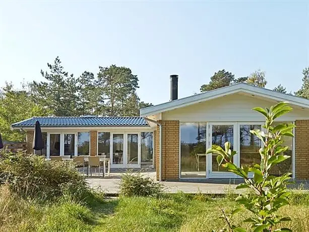 Four-Bedroom Holiday home in Nexo 17