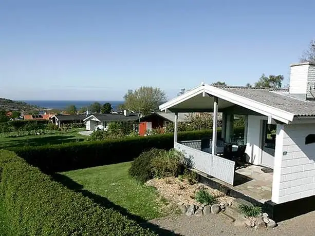 Two-Bedroom Holiday home in Allinge 2