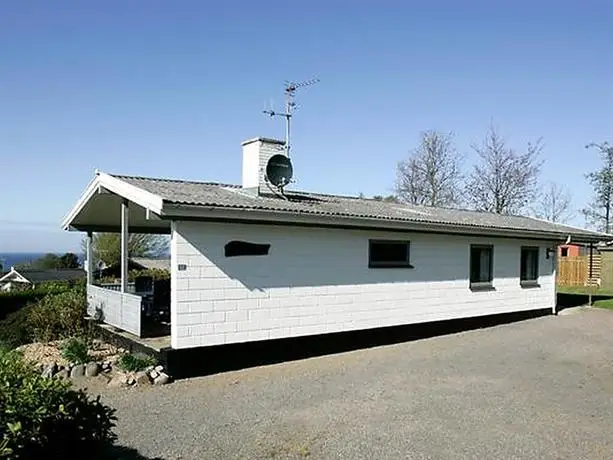 Two-Bedroom Holiday home in Allinge 2