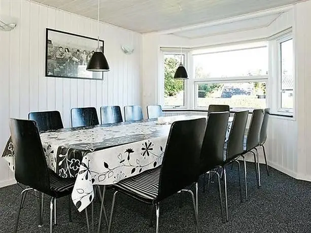 Five-Bedroom Holiday home in Hadsund 1 