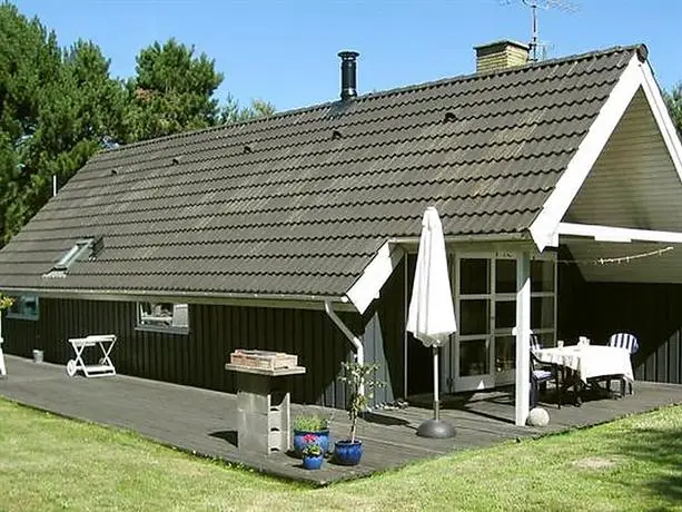 Three-Bedroom Holiday home in Farevejle 3 