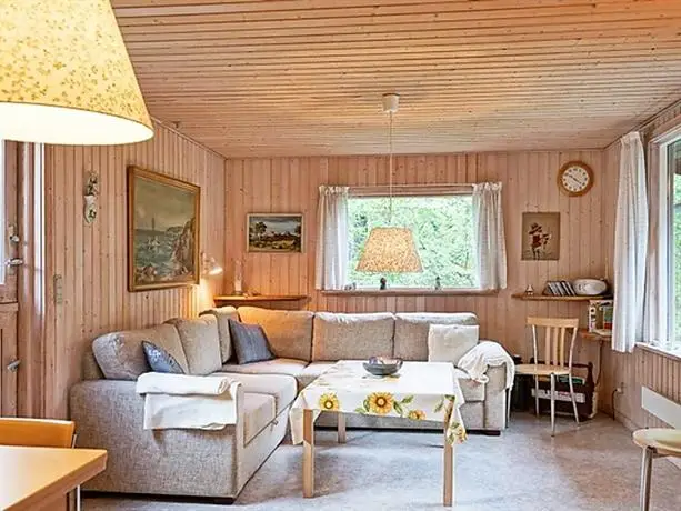 Two-Bedroom Holiday home in Hasle 4 