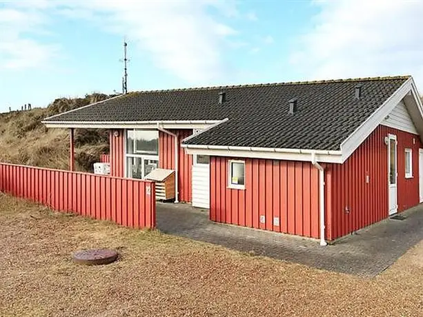 Three-Bedroom Holiday home in Henne 2 