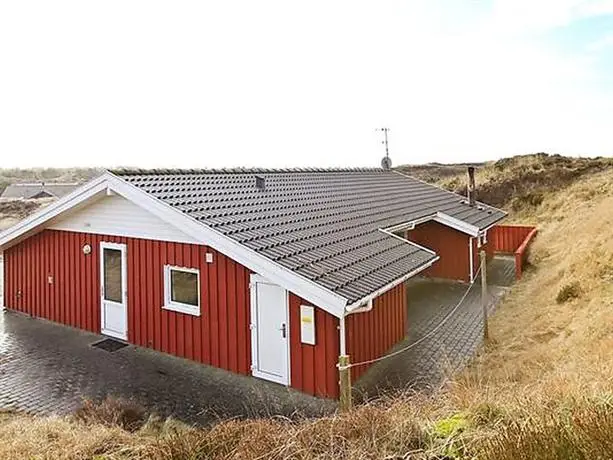 Three-Bedroom Holiday home in Henne 2 